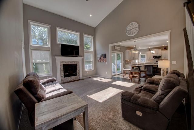 704 Knollwood DRIVE, Holmen, WI 54636