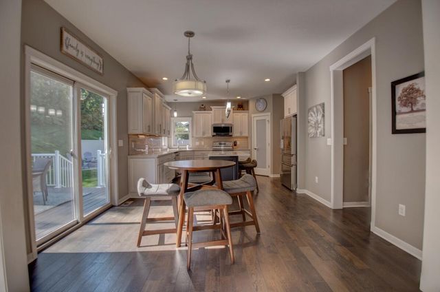 704 Knollwood DRIVE, Holmen, WI 54636