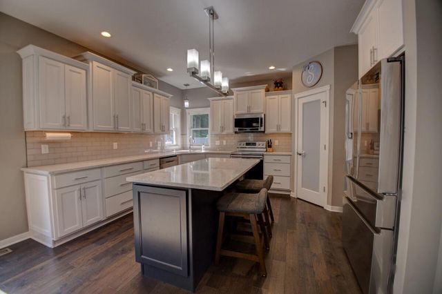 704 Knollwood DRIVE, Holmen, WI 54636