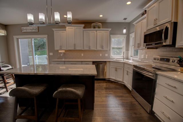 704 Knollwood DRIVE, Holmen, WI 54636