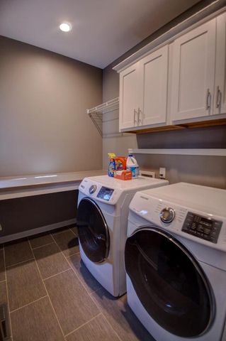 704 Knollwood DRIVE, Holmen, WI 54636