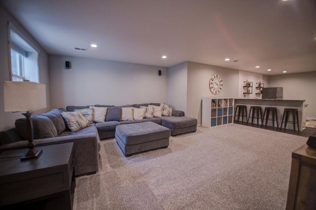 704 Knollwood DRIVE, Holmen, WI 54636