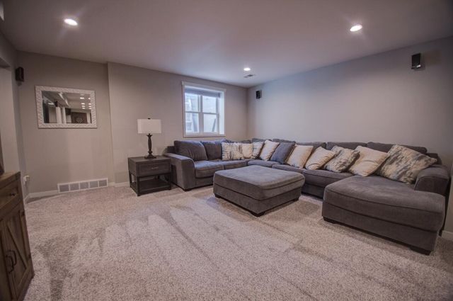 704 Knollwood DRIVE, Holmen, WI 54636