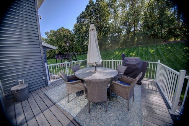 704 Knollwood DRIVE, Holmen, WI 54636