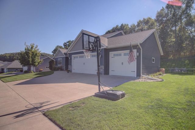 704 Knollwood DRIVE, Holmen, WI 54636