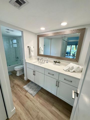 11863 Wimbledon Cir 537, Wellington, FL 33414