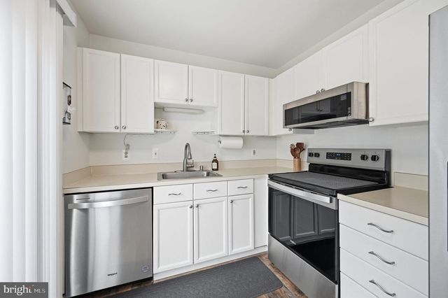 11021 SENTRY RIDGE RD, Manassas, VA 20109