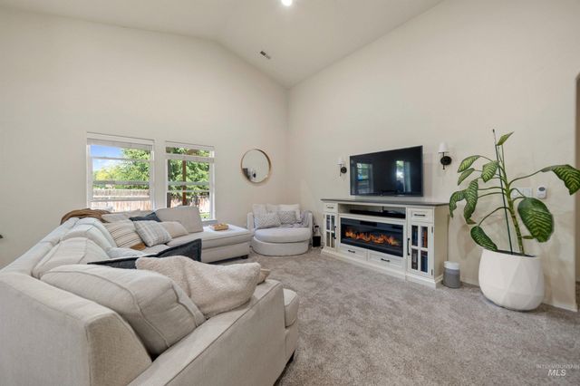 4589 S Denison Ave, Meridian, ID 83642