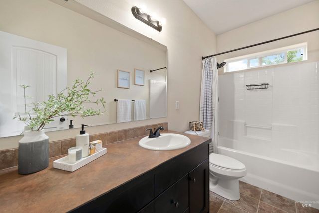 4589 S Denison Ave, Meridian, ID 83642