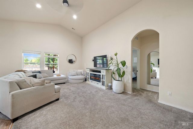 4589 S Denison Ave, Meridian, ID 83642