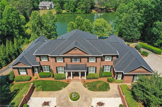 151 Wellsprings Court, Pfafftown, NC 27040