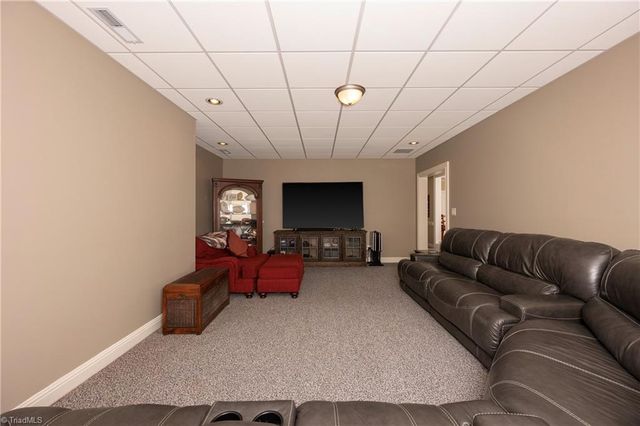 151 Wellsprings Court, Pfafftown, NC 27040