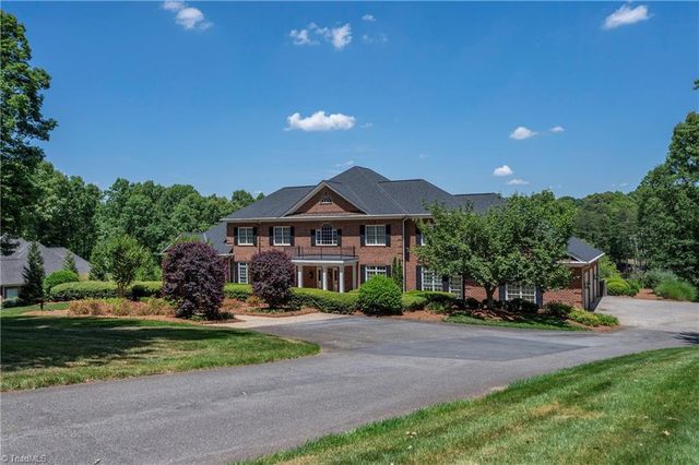 151 Wellsprings Court, Pfafftown, NC 27040