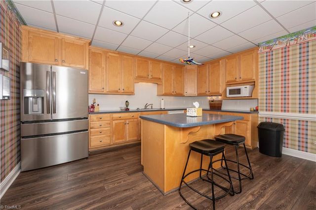 151 Wellsprings Court, Pfafftown, NC 27040