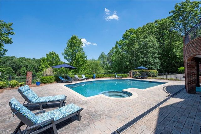151 Wellsprings Court, Pfafftown, NC 27040