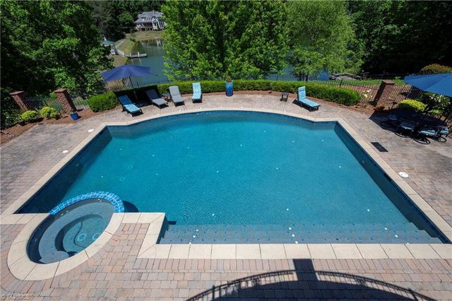 151 Wellsprings Court, Pfafftown, NC 27040