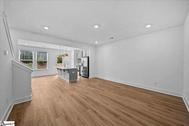 525 W Norvell Court, Spartanburg, SC 29307