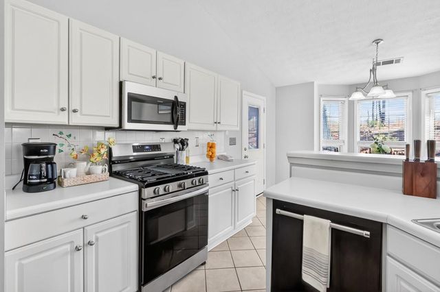 5926 Clipper Bay, Flowery Branch, GA 30542