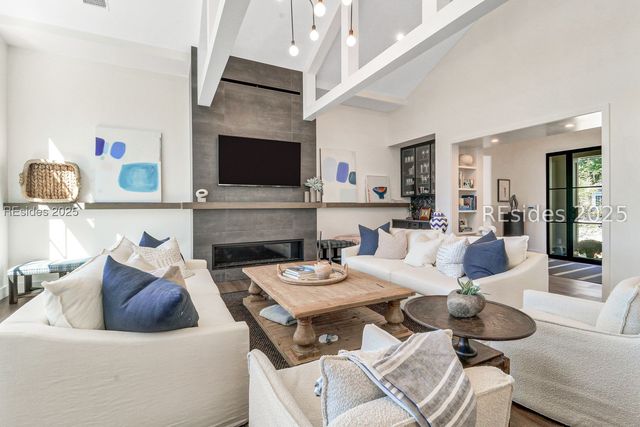 3 Abbeville Ct, Bluffton, SC 29910