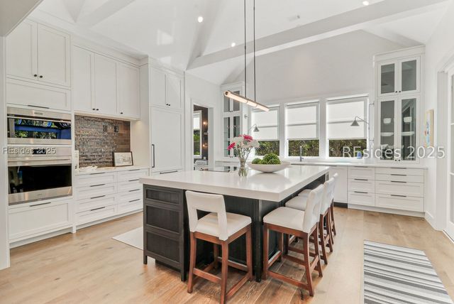 3 Abbeville Ct, Bluffton, SC 29910