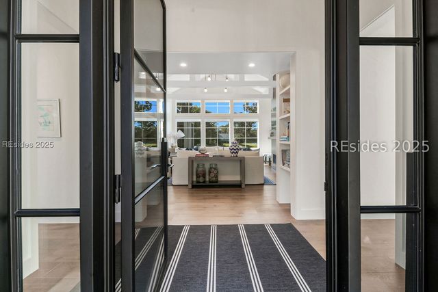 3 Abbeville Ct, Bluffton, SC 29910