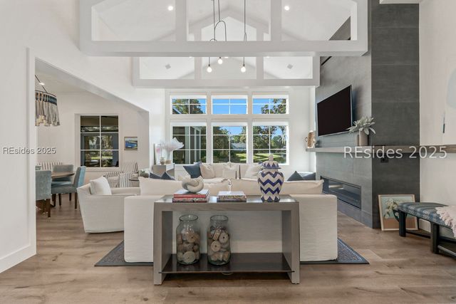 3 Abbeville Ct, Bluffton, SC 29910