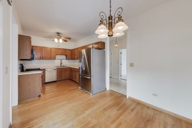 220 University Drive 220, Mount Prospect, IL 60056