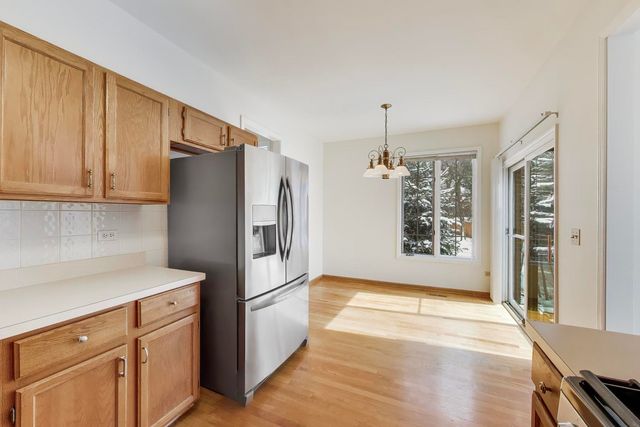 220 University Drive 220, Mount Prospect, IL 60056