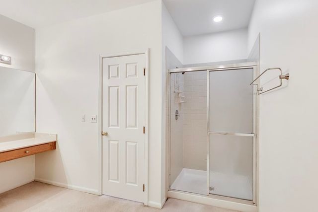 220 University Drive 220, Mount Prospect, IL 60056