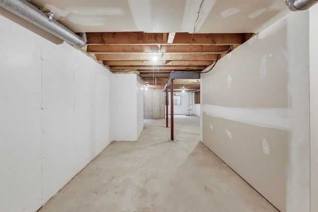 220 University Drive 220, Mount Prospect, IL 60056