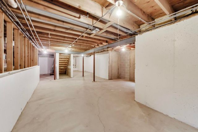 220 University Drive 220, Mount Prospect, IL 60056