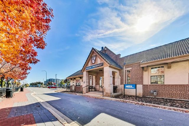 220 University Drive 220, Mount Prospect, IL 60056