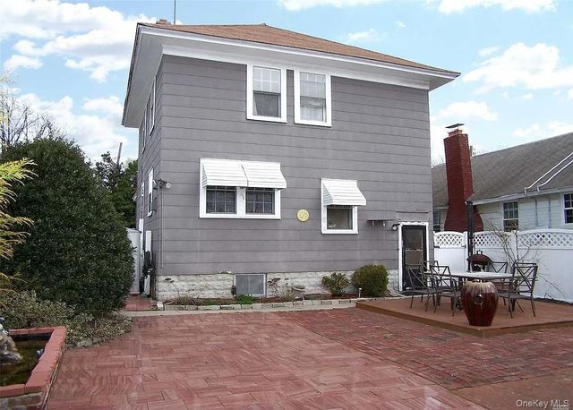 37 Cedar Road, Inwood, NY 11096