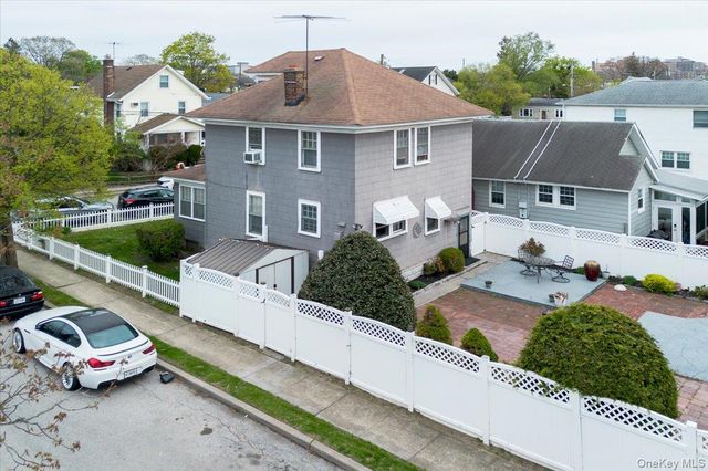 37 Cedar Road, Inwood, NY 11096