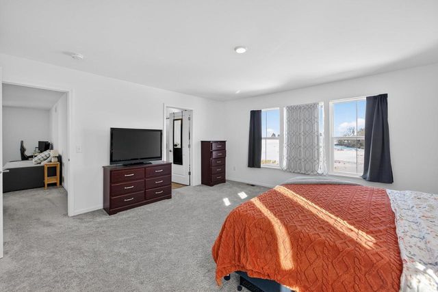 4127 Eton Circle, Windsor, WI 53598