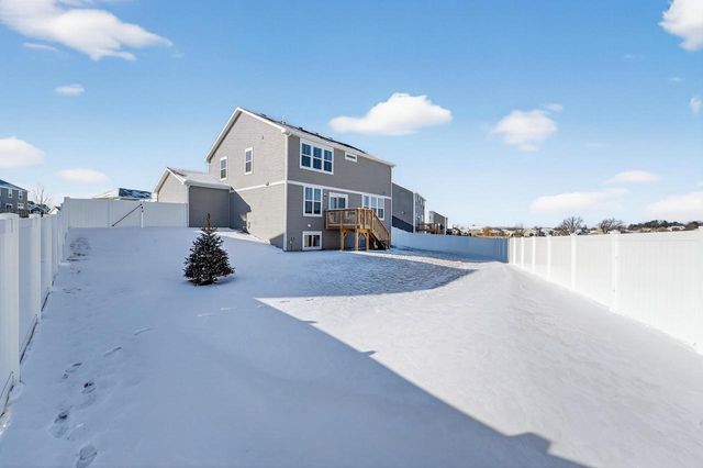 4127 Eton Circle, Windsor, WI 53598