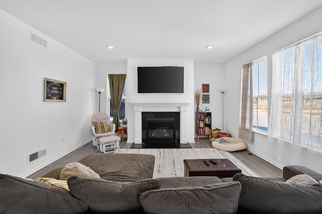 4127 Eton Circle, Windsor, WI 53598