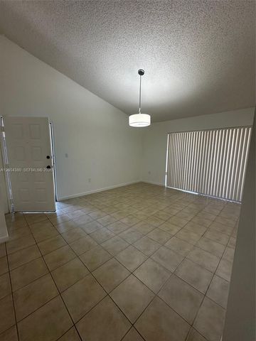 7220 NW 179th St 201, Hialeah, FL 33015