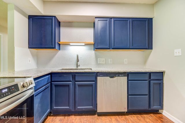 3217 N 2nd Street, Ocean Springs, MS 39564
