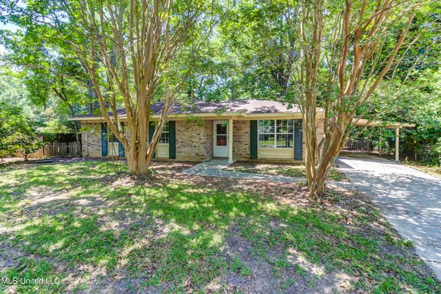 3217 N 2nd Street, Ocean Springs, MS 39564