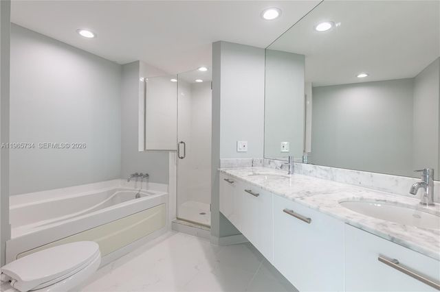 500 Brickell Ave 1801, Miami, FL 33131