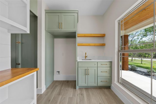 317 N Big Red Way, China Spring, TX 76633