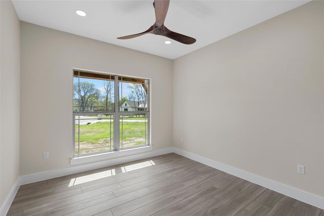 317 N Big Red Way, China Spring, TX 76633