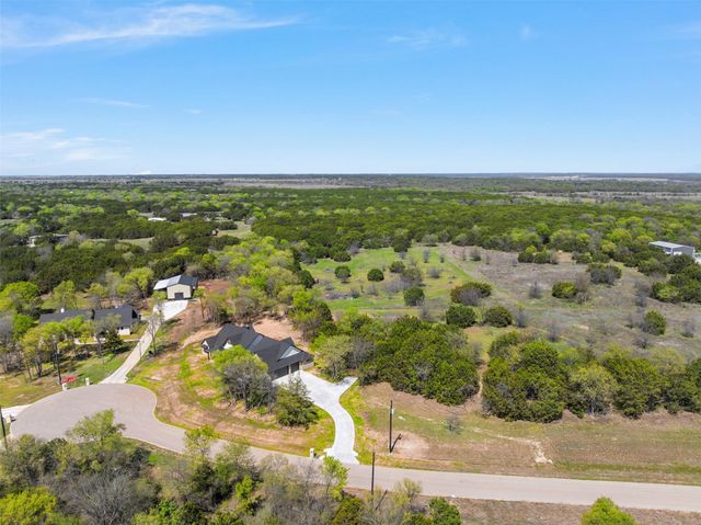 317 N Big Red Way, China Spring, TX 76633