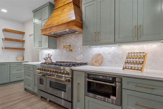 317 N Big Red Way, China Spring, TX 76633