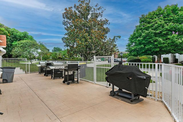 2600 SE Ocean Boulevard S7, Stuart, FL 34996