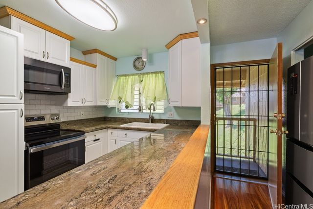 98-1372 Koaheahe Place 18174, Pearl City, HI 96782