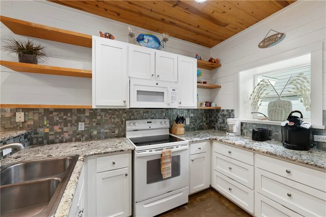 2120 11th St 302, Port Aransas, TX 78373