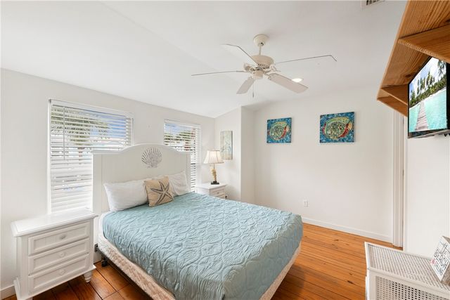 2120 11th St 302, Port Aransas, TX 78373