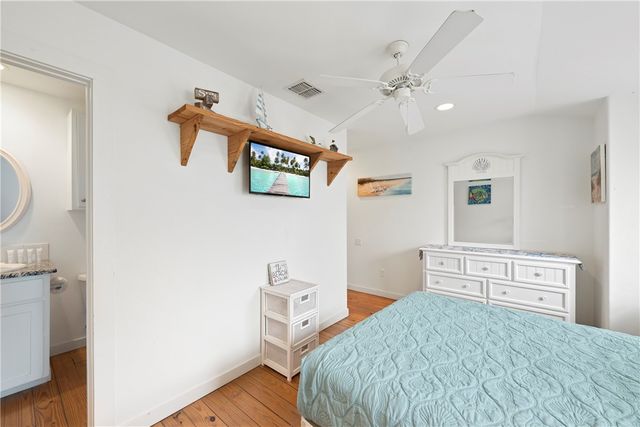 2120 11th St 302, Port Aransas, TX 78373